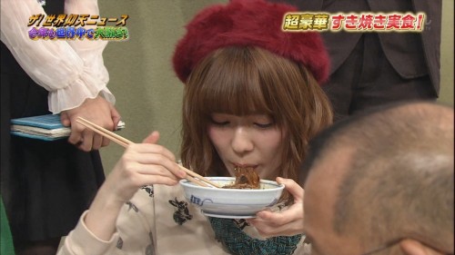AKB48岛崎遥香握筷子的方式太糟糕了wwww