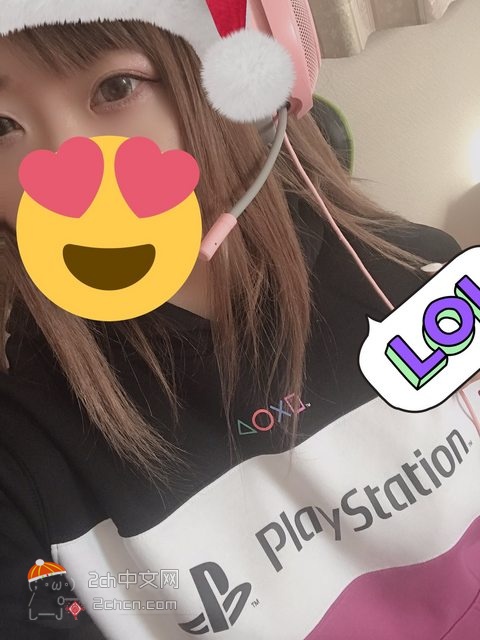 2ch：日本年轻妹子间流行穿GU和PlayStation联名款风衣