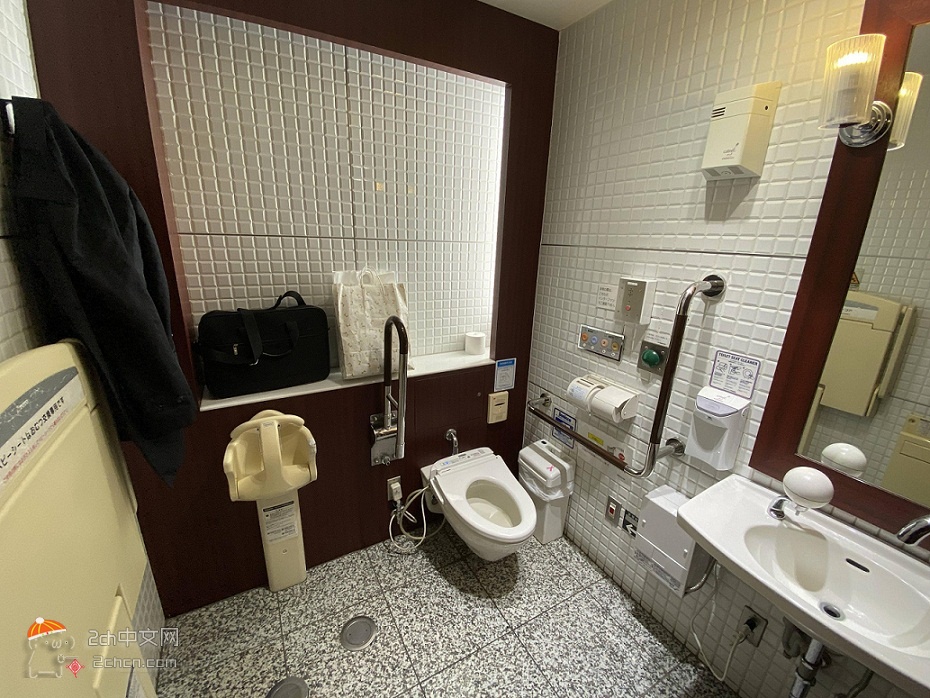 2ch：这就是东京站收费厕所（100日元/约6.38元人民币一次）的品质