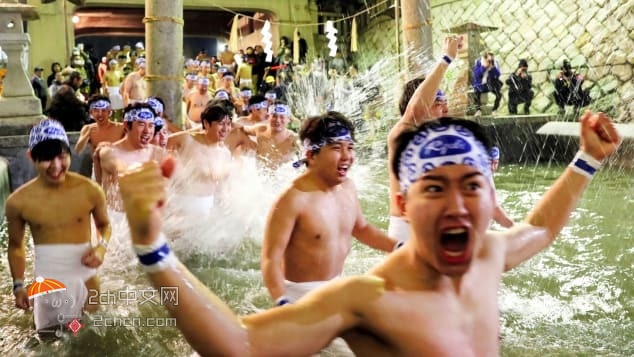 日本2ch：日本人面对冠状病毒不认输，强行举行裸祭活动