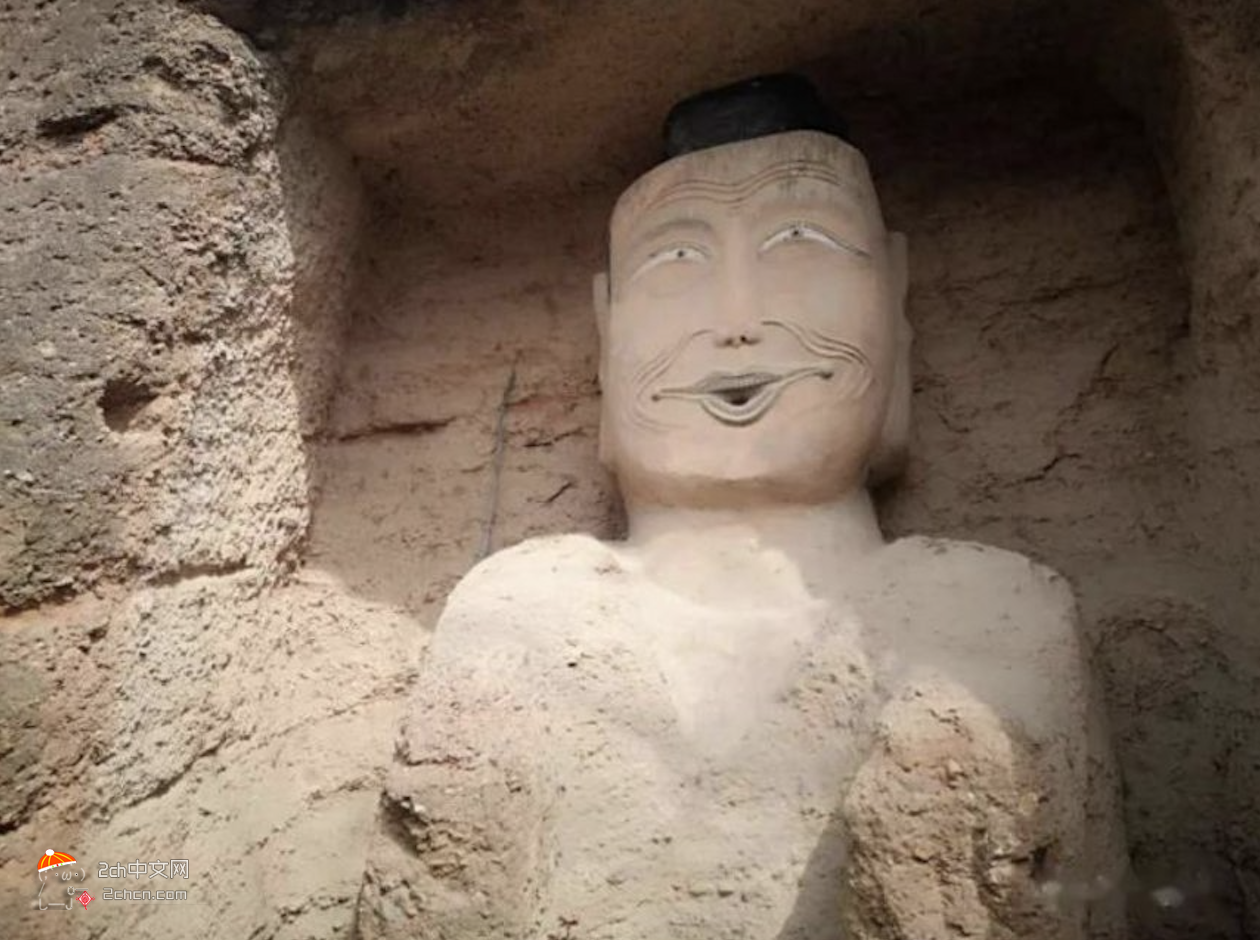 2ch：【中国】石窟佛像修缮后表情引人爆笑，负责人「以前就是这样的」