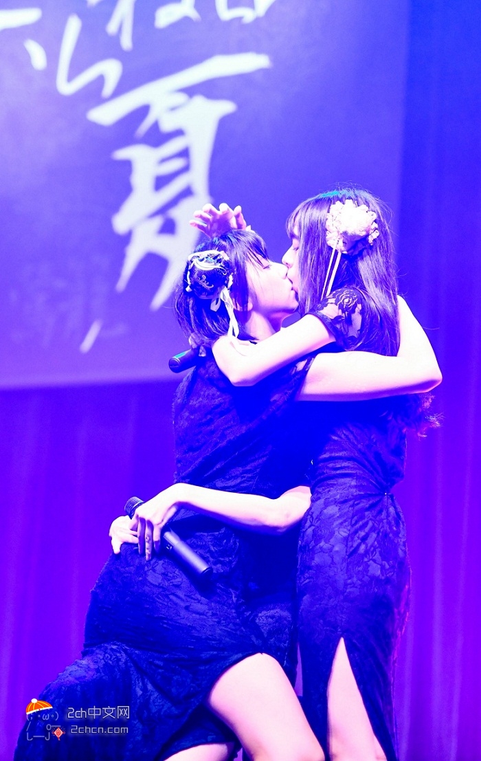 2ch：日本地下偶像在演唱会上深吻