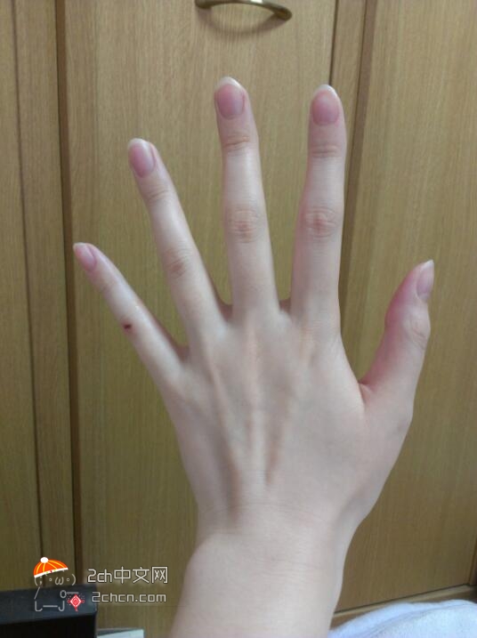 2ch：好痛苦，我一男的长了女孩子的手