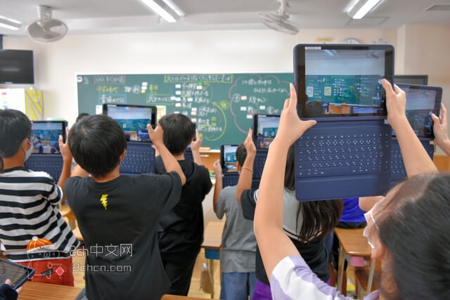 2ch：【悲报】不断数字化的日本小学，出现了惊人的上课情景