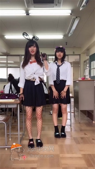 2ch：日本女子高中文化祭的“兔女郎咖啡店”wwww